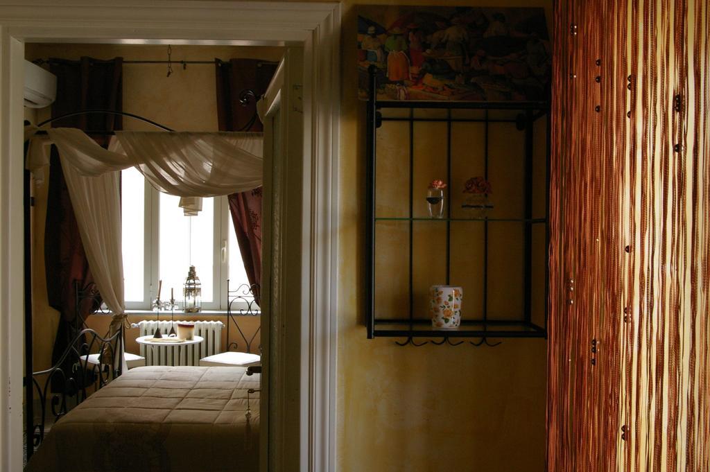 Serapo Bed And Breakfast Gaeta Szoba fotó