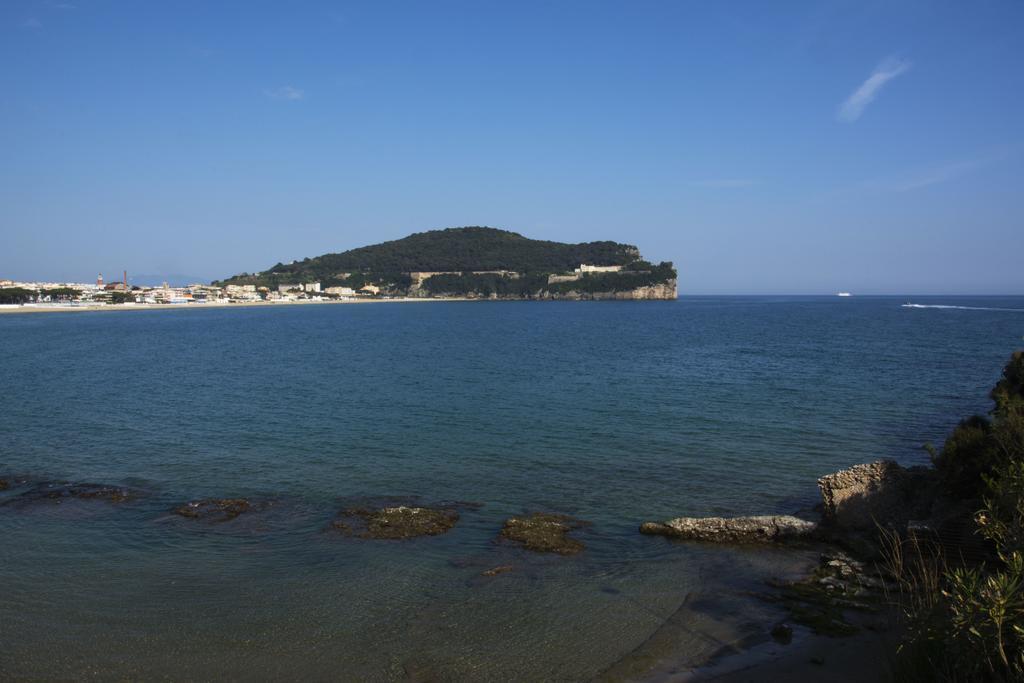 Serapo Bed And Breakfast Gaeta Kültér fotó